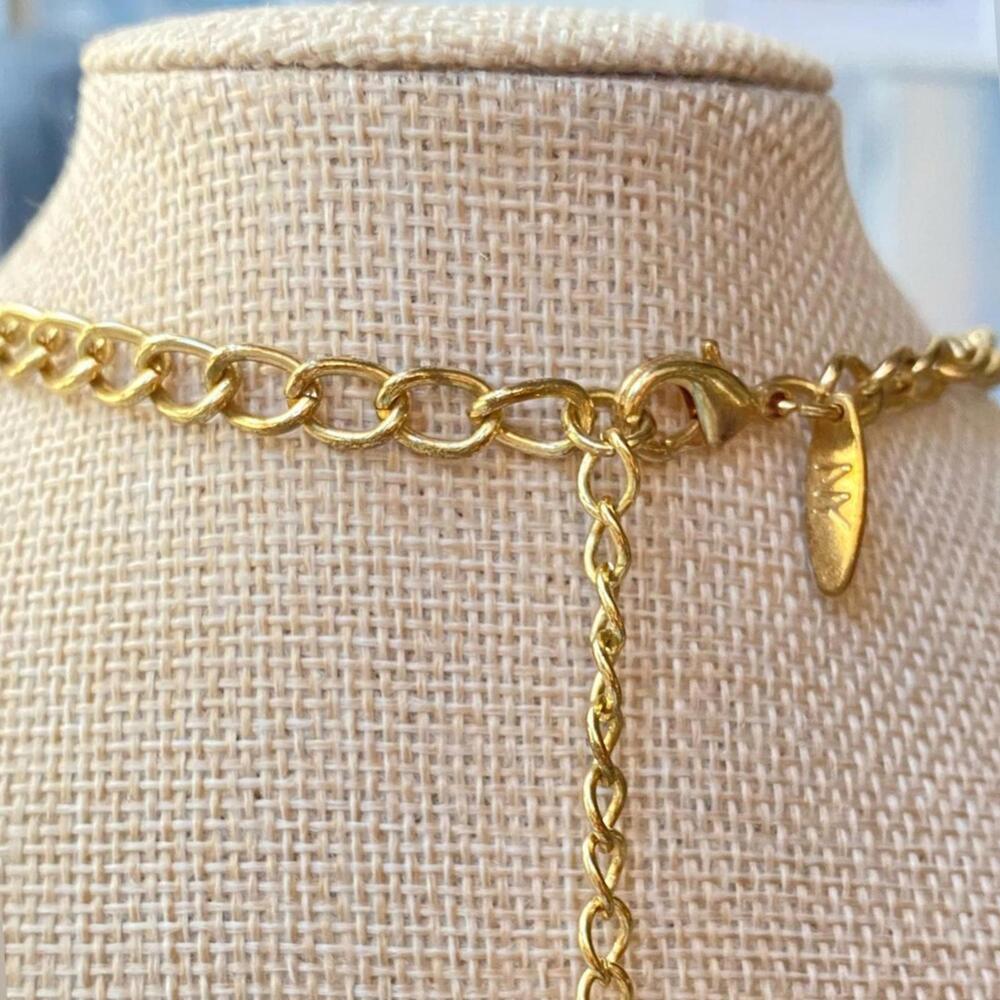 🚫SOLD OUT🚫 New York & Co. Gold-Tone Pink & White Statement BibNecklace - Picture 5 of 7